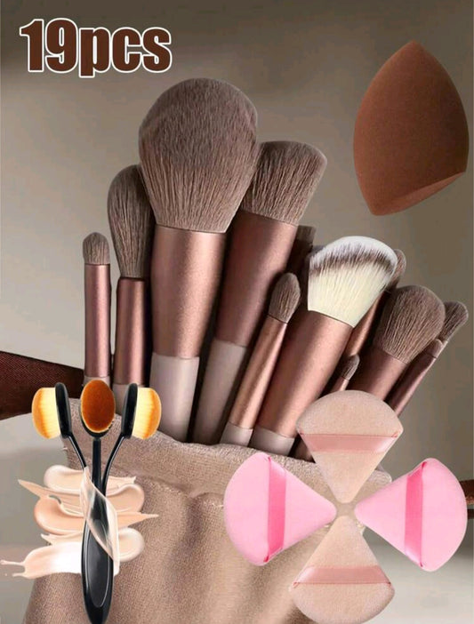 19 Pcs luxury smooth application based Make-up Brushes